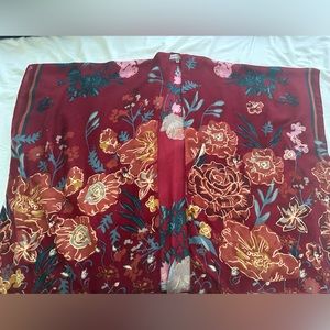 Women’s burgundy floral kimono
